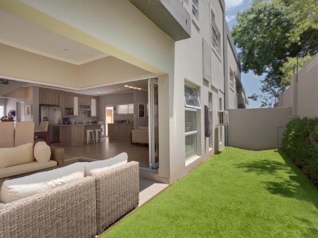3 Bedroom Townhouse To Let in Bryanston