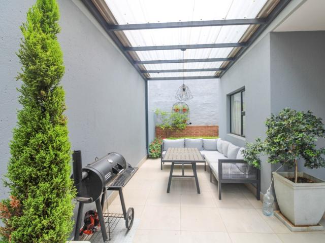 3 Bedroom Townhouse To Let in Bryanston