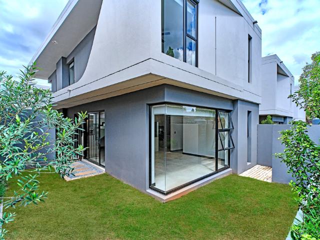 3 Bedroom Townhouse To Let in Bryanston | Zareena Kara Properties
