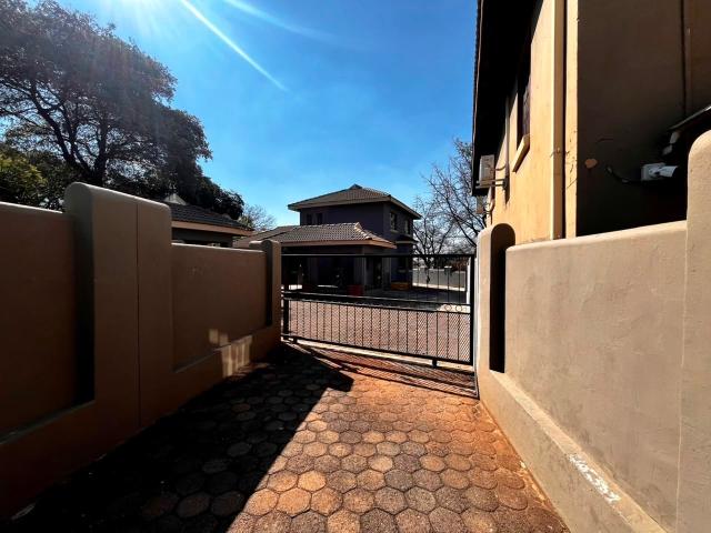 3 Bedroom Townhouse To Let in Cashan