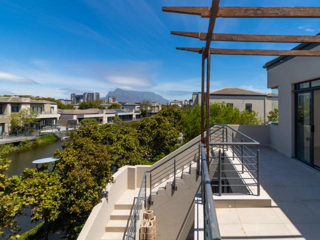 3 Bedroom Townhouse To Let in Century City