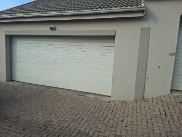 3 Bedroom Townhouse To Let in Die Heuwel