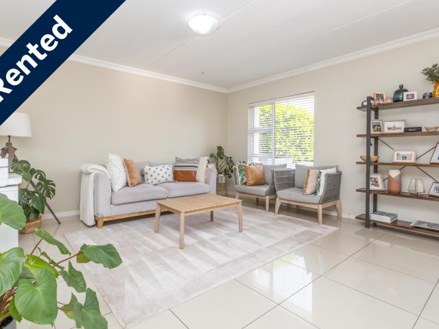 3 Bedroom Townhouse To Let in Eagle Canyon Golf Estate