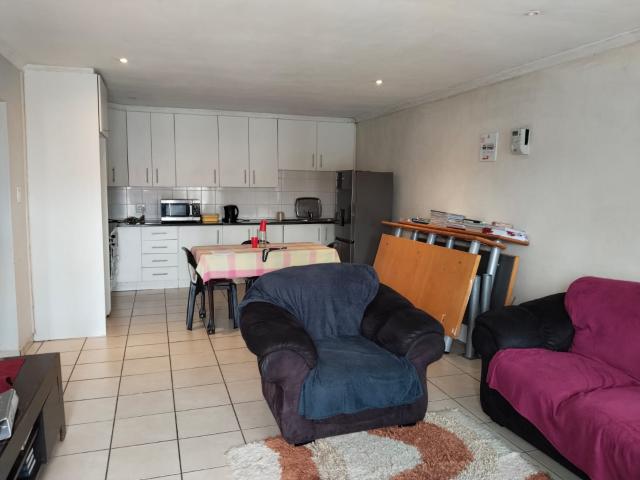 3 Bedroom Townhouse To Let in Greenfields