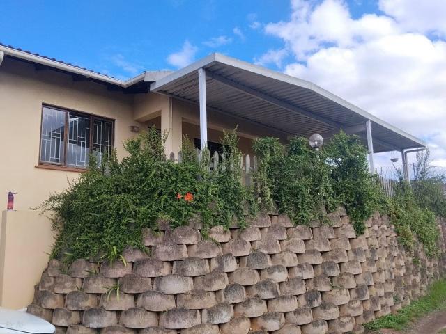 3 Bedroom Townhouse To Let in Greenwood Park