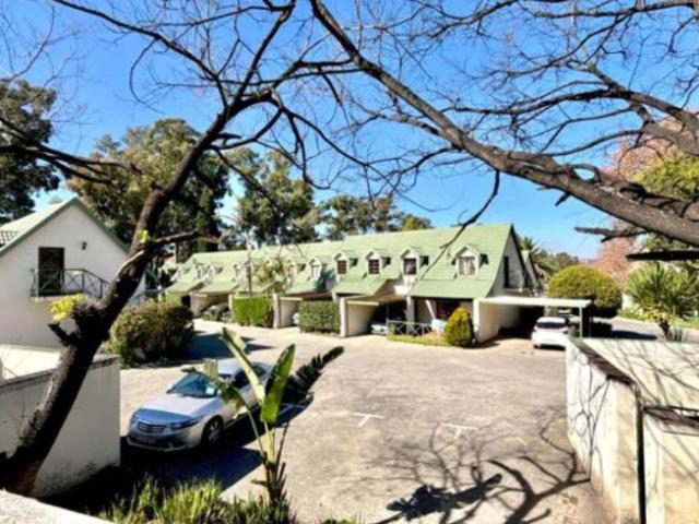3 Bedroom Townhouse To Let in Halfway Gardens