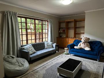 3 Bedroom Townhouse To Let in Heuwelsig
