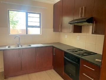 3 Bedroom Townhouse To Let in Hillside