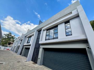 3 Bedroom Townhouse To Let in Illovo