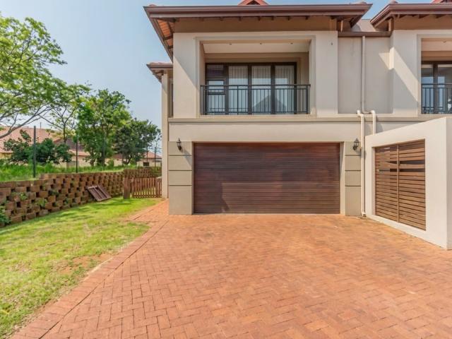 3 Bedroom Townhouse To Let in Izinga | Gourlay Properties