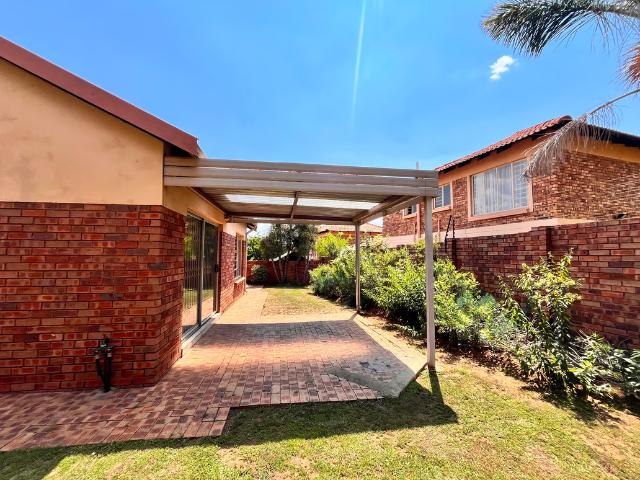 3 Bedroom Townhouse To Let in Kyalami Hills