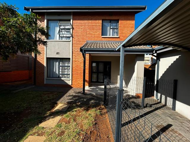 3 Bedroom Townhouse To Let in Montana