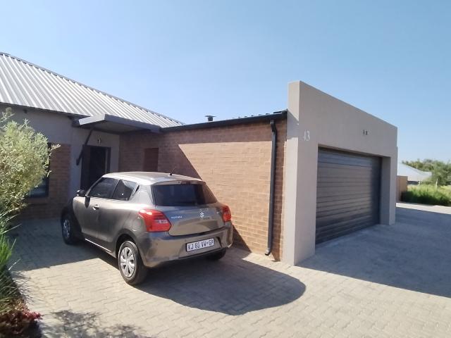 3 Bedroom Townhouse To Let in Montana