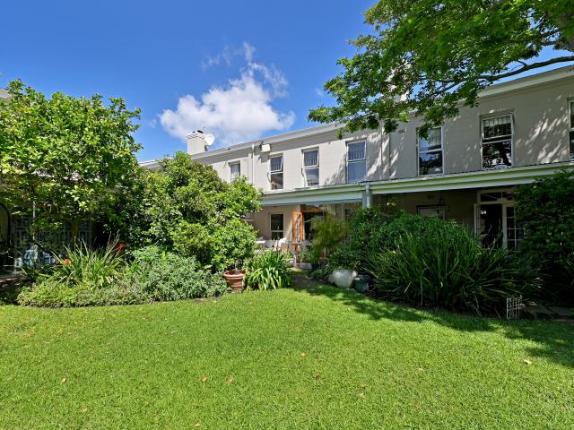 3 Bedroom Townhouse To Let in Newlands
