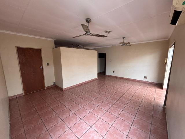 3 Bedroom Townhouse To Let in Oos Einde