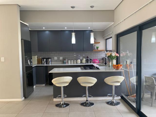 3 Bedroom Townhouse To Let in Palm Lakes Estate