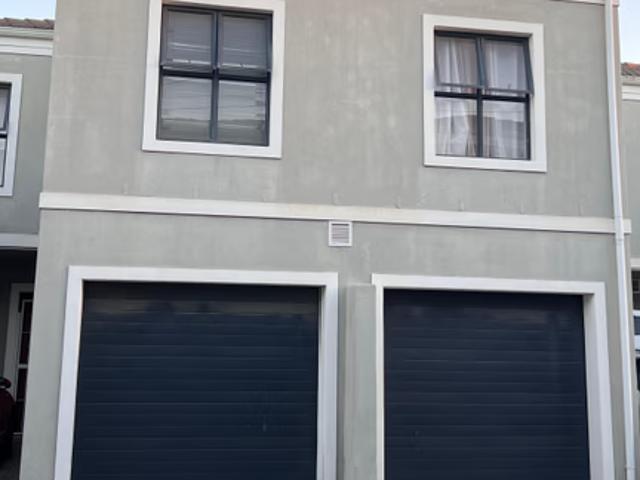 3 Bedroom Townhouse To Let in Parklands