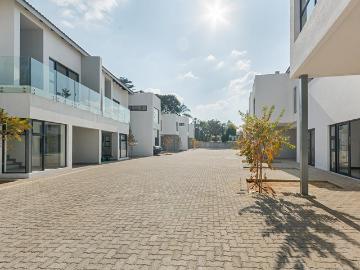 3 Bedroom Townhouse To Let in Sandown
