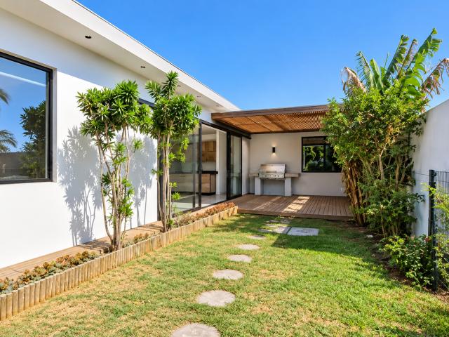 3 Bedroom Townhouse To Let in Sheffield Beach