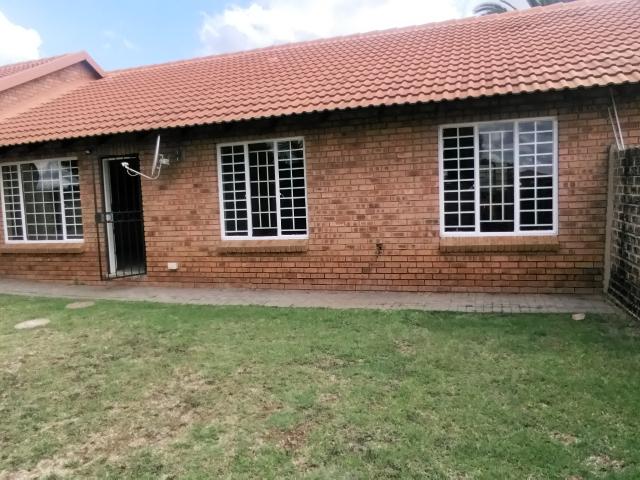 3 Bedroom Townhouse To Let in Sinoville