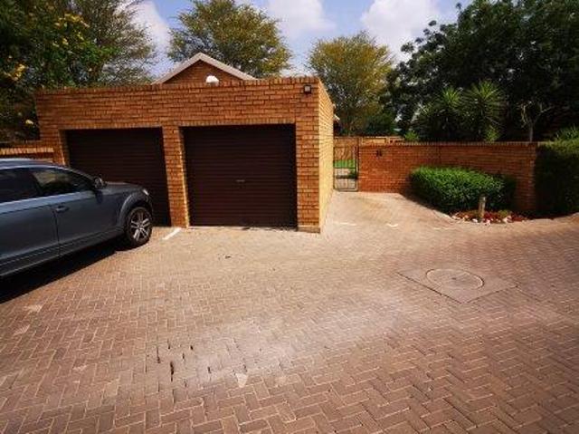 3 Bedroom Townhouse To Let in Sinoville