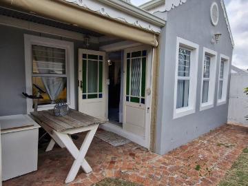 3 Bedroom Townhouse To Let in Sonstraal Heights
