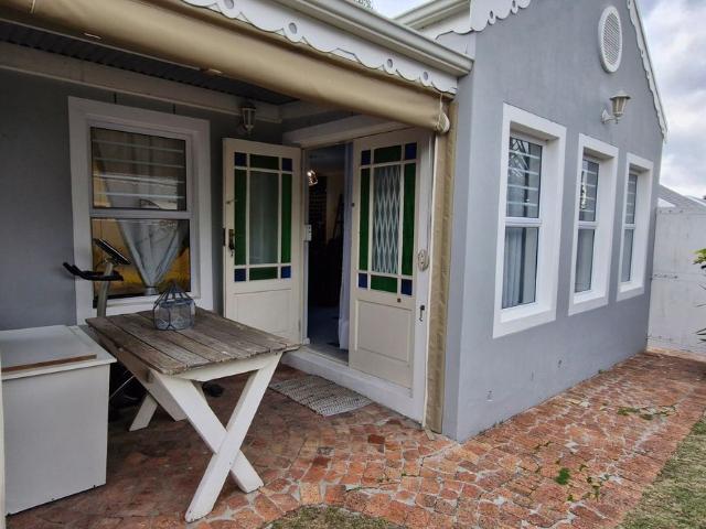 3 Bedroom Townhouse To Let in Sonstraal Heights
