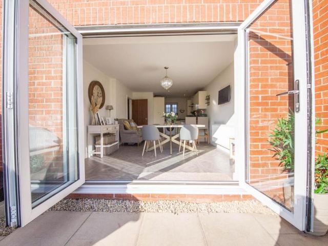 3 bedroom townhouse to rent