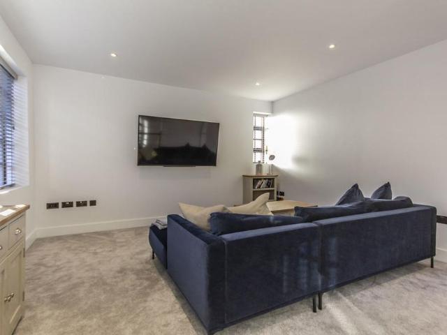 3 bedroom townhouse to rent