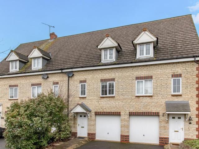 3 bedroom townhouse to rent