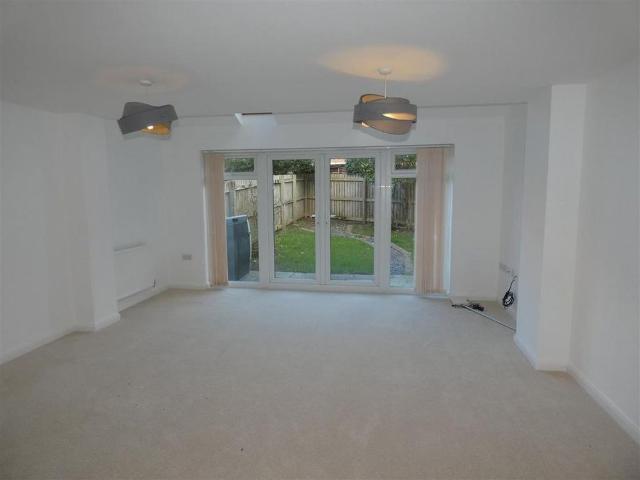 3 bedroom townhouse to rent