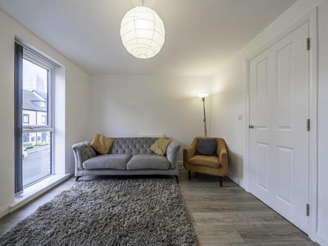 3 bedroom townhouse to rent