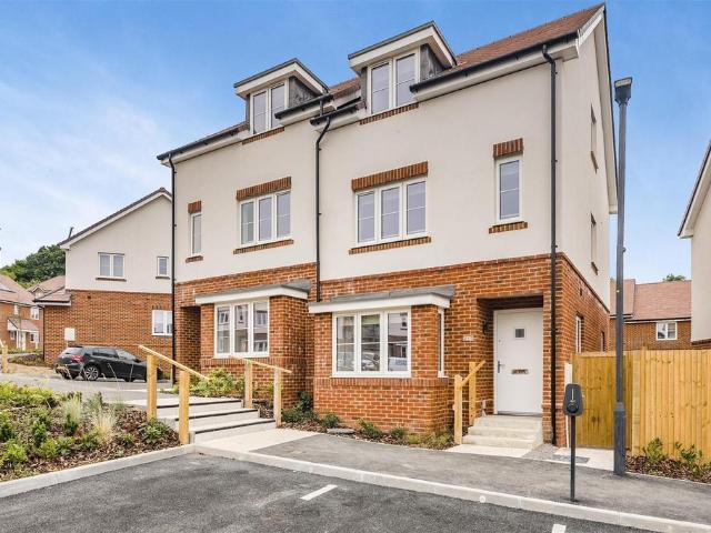 3 bedroom townhouse to rent