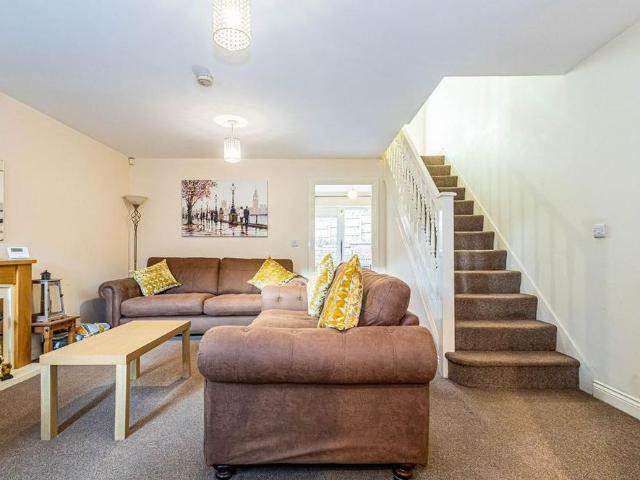 3 bedroom townhouse to rent
