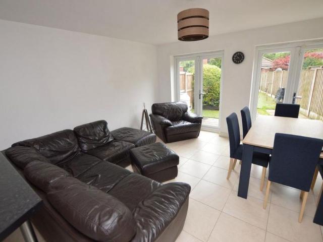 3 bedroom townhouse to rent