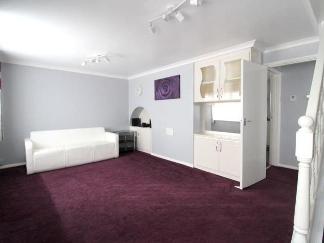 3 bedroom townhouse to rent