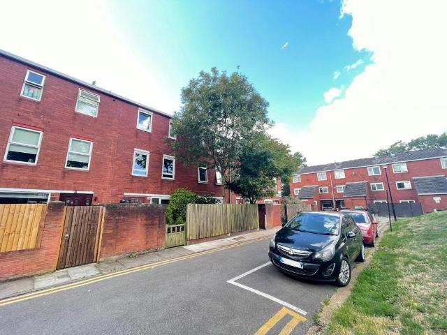 3 bedroom townhouse to rent