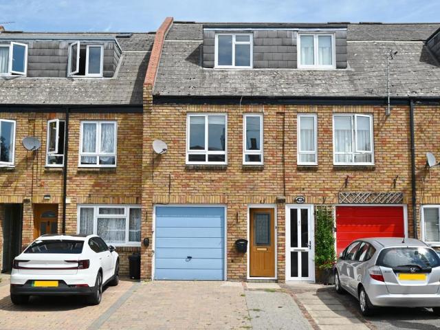 3 bedroom townhouse to rent