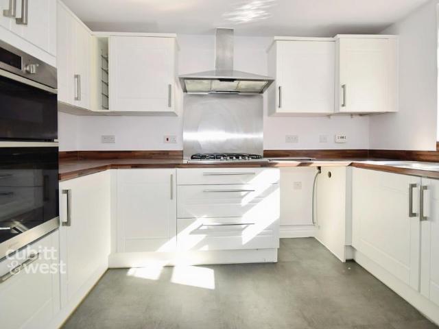 3 bedroom townhouse to rent