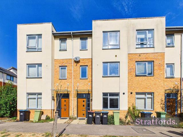 3 bedroom townhouse to rent