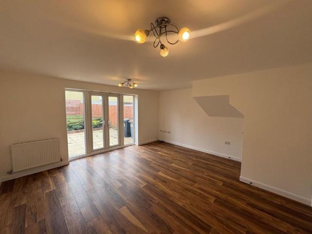 3 bedroom townhouse to rent