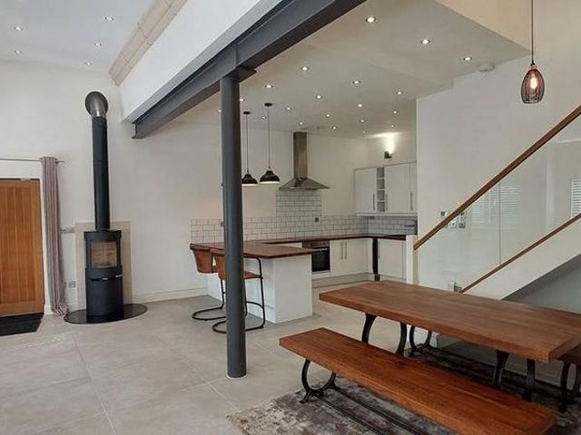 3 bedroom townhouse to rent