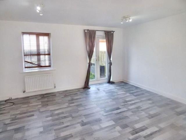 3 bedroom townhouse to rent