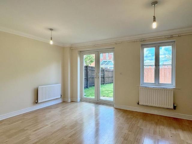 3 bedroom townhouse to rent