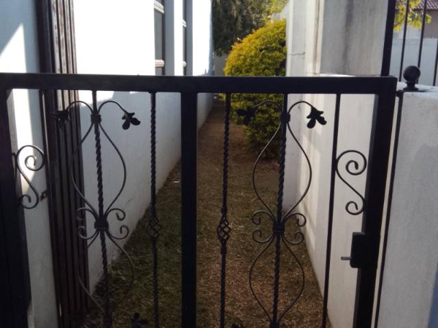 3 Bedroom Townhouse To Rent in Cashan
