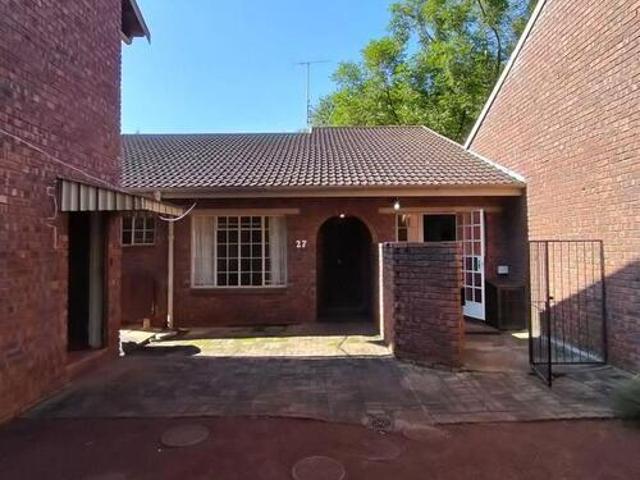 3 Bedroom Townhouse to Rent in Chase Valley