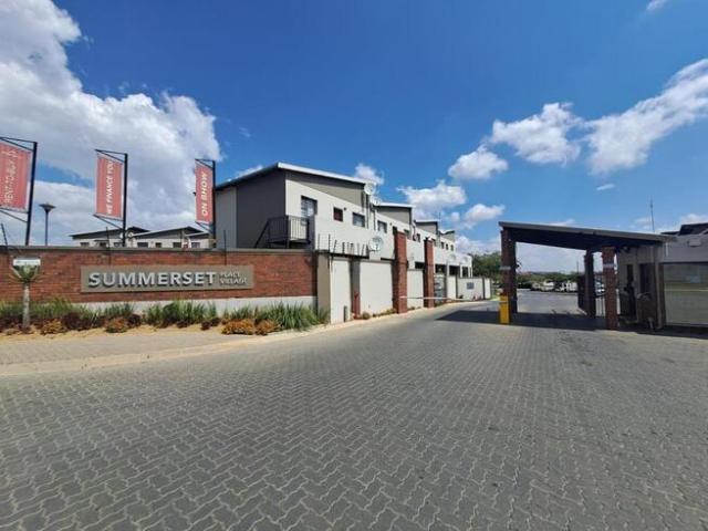 3 Bedroom Townhouse to Rent in Crescent Wood Country Estate