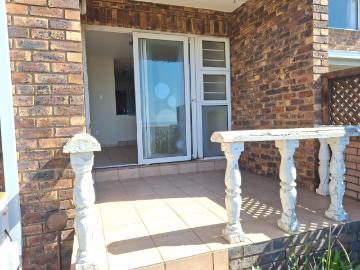 3 Bedroom Townhouse To Rent in Athlone Park