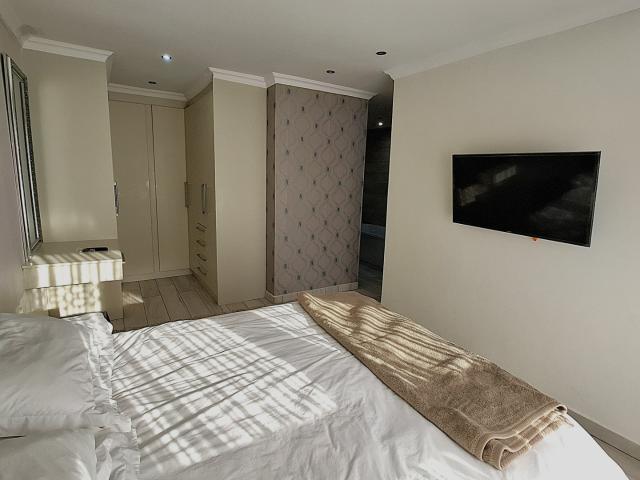 3 Bedroom Townhouse To Rent in Bendor