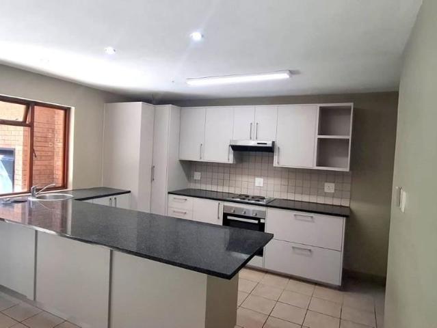 3 Bedroom Townhouse to Rent in Bendor